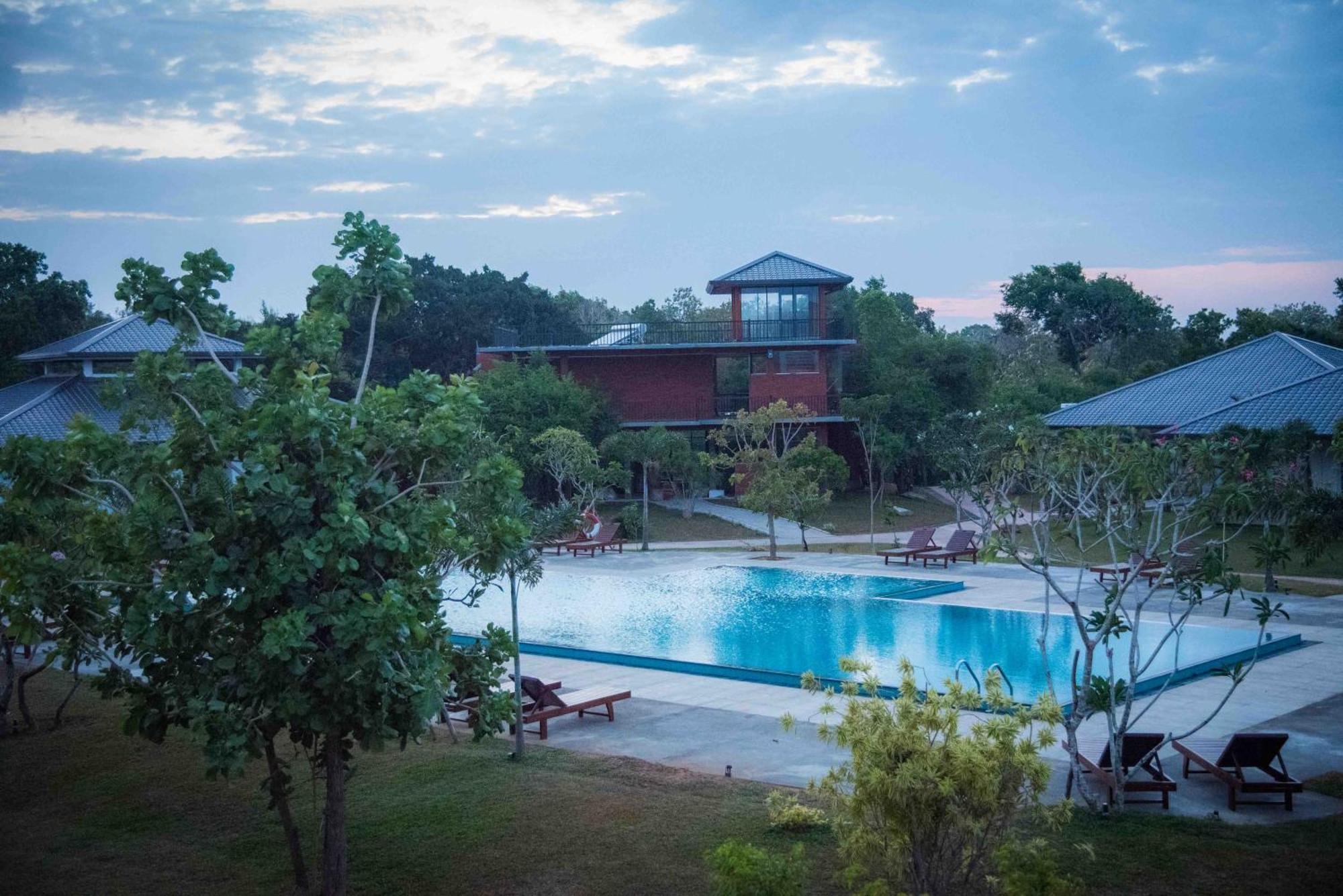 Sungreen Resort Habarana Extérieur photo