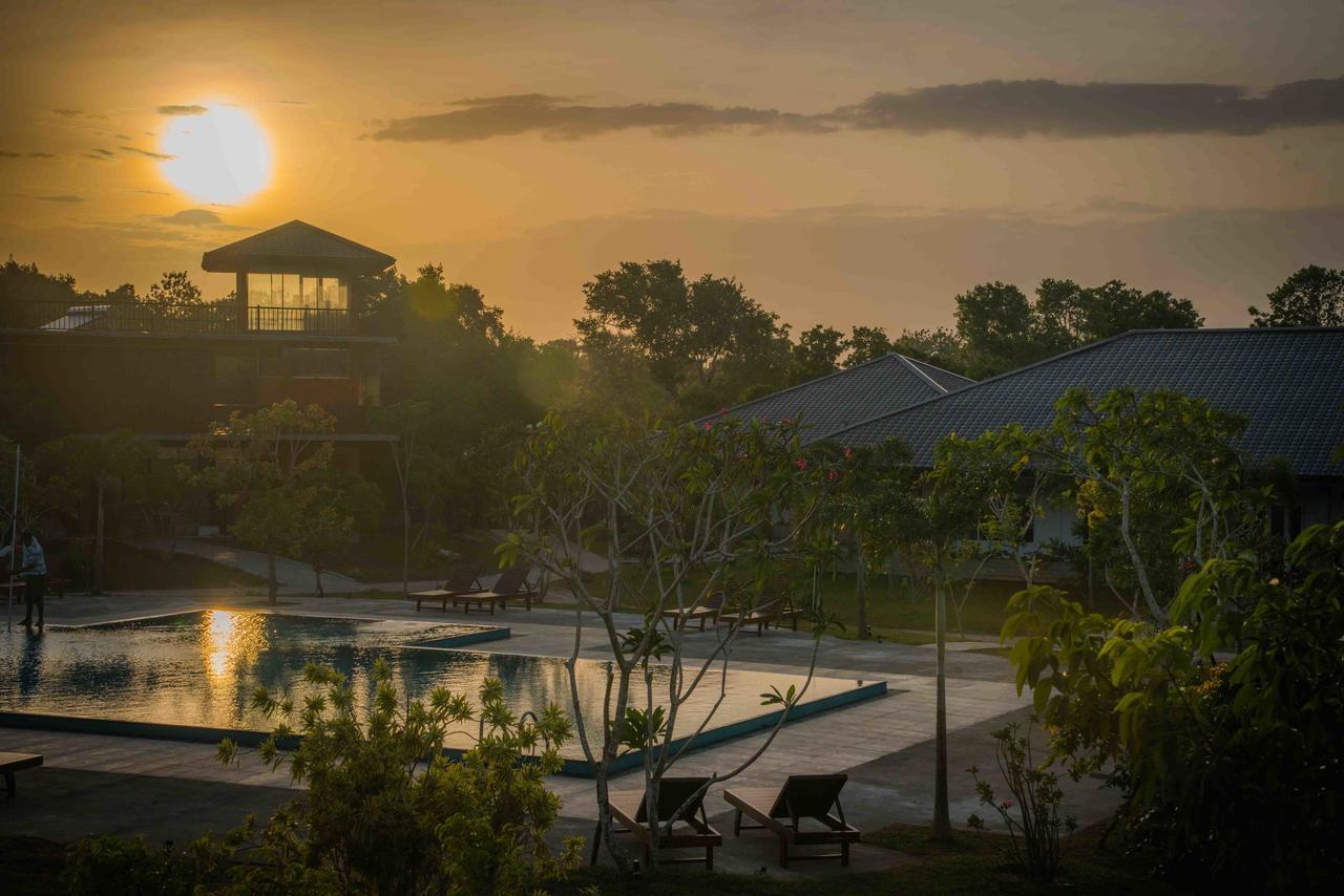 Sungreen Resort Habarana Extérieur photo