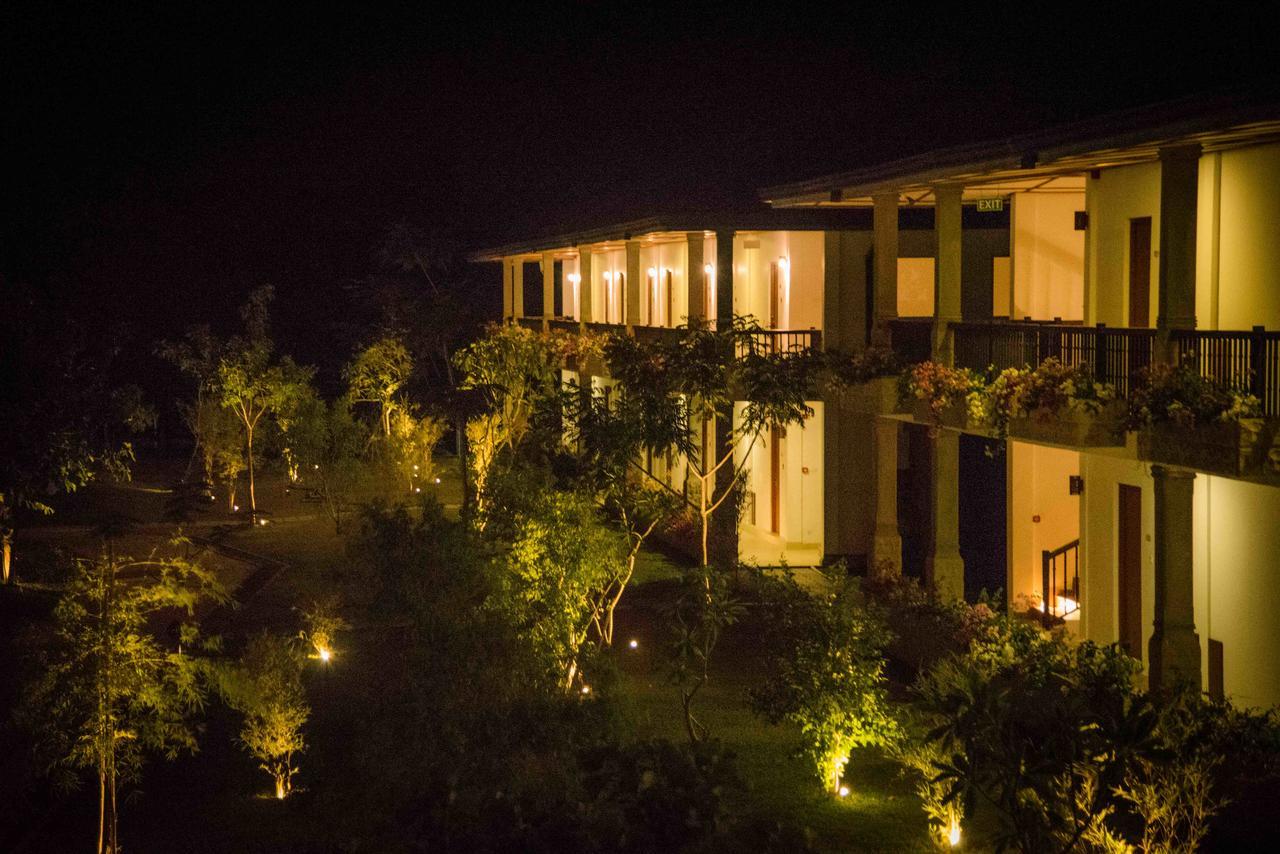 Sungreen Resort Habarana Extérieur photo